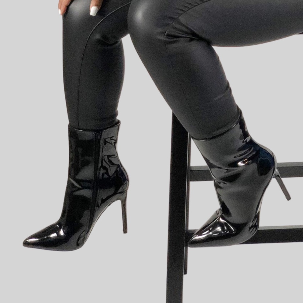 NEW Black Patent Leather Pointed Toe Booties - Picture 2 of 5